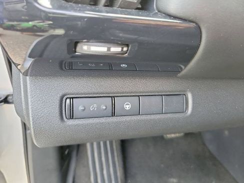Certified 2024 Nissan Pathfinder SV FWD image 23