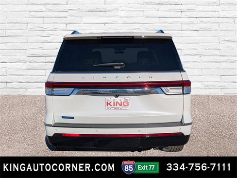 Used 2024 Lincoln Navigator Reserve image 6