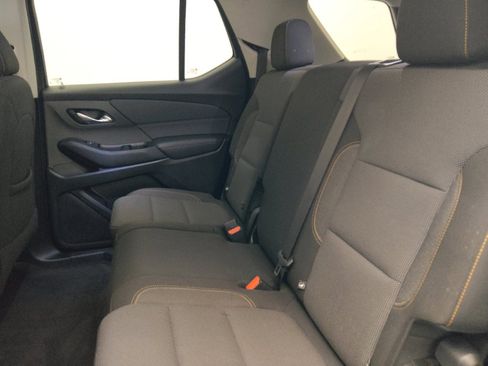Used 2021 Chevrolet Traverse LS FWD image 18