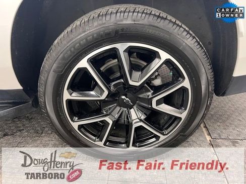 Used 2023 Chevrolet Suburban RST w/ Luxury Package image 25