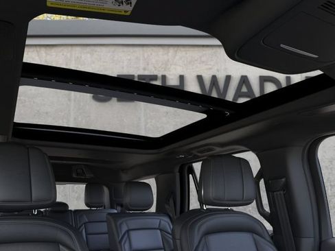 Used 2025 Lincoln Navigator Reserve w/ Jet Appearance Package AWD/4WD image 22