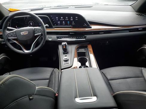 Used 2021 Cadillac Escalade Premium Luxury RWD image 37