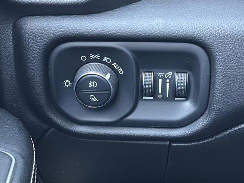 Certified 2022 RAM 3500 Laramie image 33