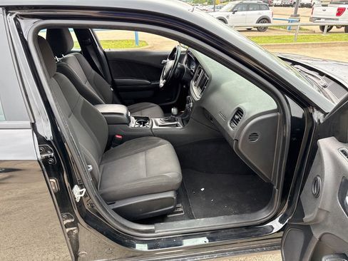 Used 2022 Dodge Charger SXT w/ Blacktop Package RWD image 13