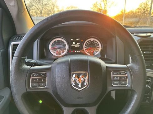 Used 2016 RAM 1500 Classic SLT image 18