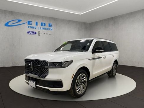 Certified 2025 Lincoln Navigator Reserve AWD/4WD image 5