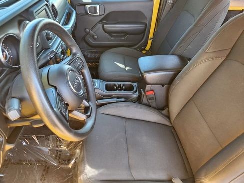 Used 2018 Jeep Wrangler Sport AWD/4WD image 4