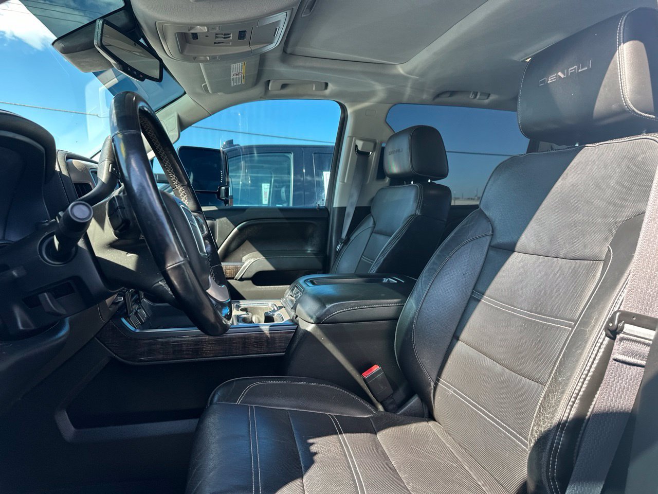 Used 2015 GMC Sierra 2500 Denali w/ Duramax Plus Package AWD/4WD image 8