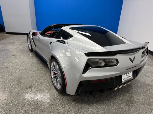 Used 2019 Chevrolet Corvette Z06 RWD image 11