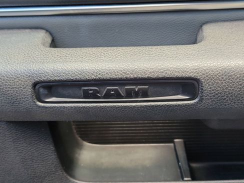 Used 2021 RAM 1500 Classic SLT AWD/4WD image 16