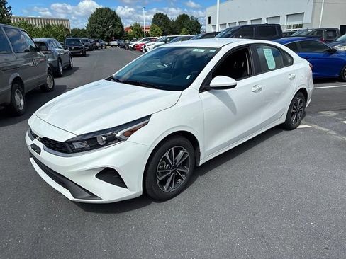 Used 2024 Kia Forte LXS FWD image 16