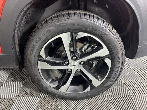 Used 2024 Chevrolet Trax RS w/ Driver Confidence Package image 34