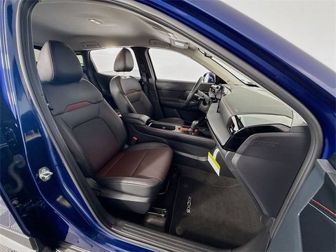 Certified 2025 Nissan Kicks SR image 24