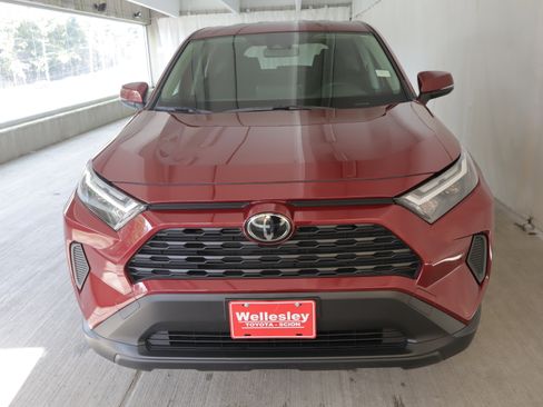 Used 2025 Toyota RAV4 LE AWD/4WD image 3