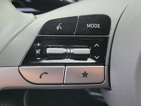 Certified 2024 Hyundai Elantra SEL w/ Convenience Package image 8