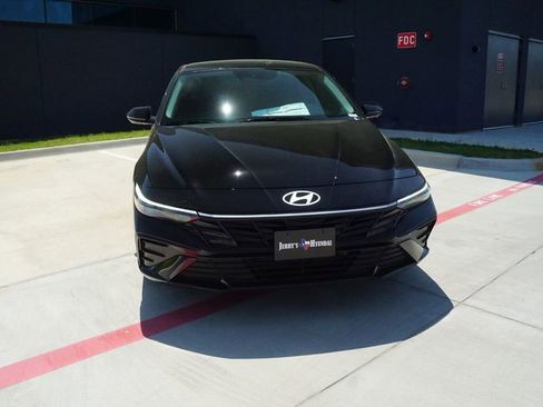 New 2025 Hyundai Elantra Blue image 2