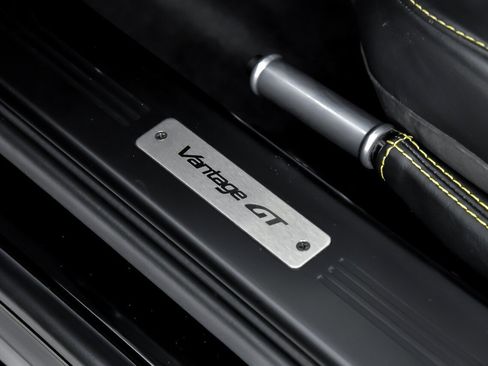 Used 2015 Aston Martin V8 Vantage GT image 23