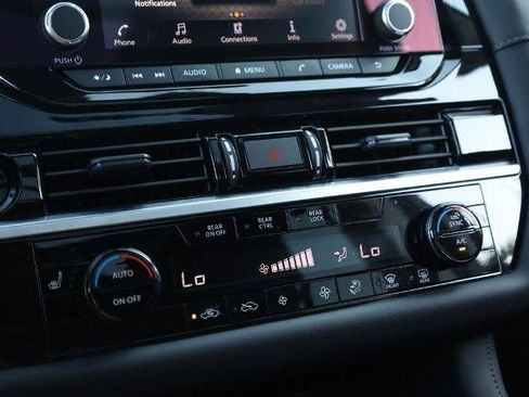 Certified 2025 Nissan Pathfinder SV w/ SV Premium Package FWD image 17