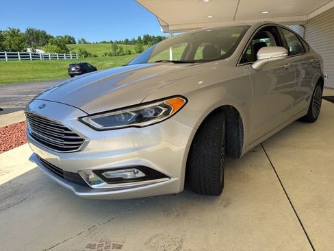 Used 2017 Ford Fusion SE w/ Fusion SE Technology Package AWD/4WD image 6