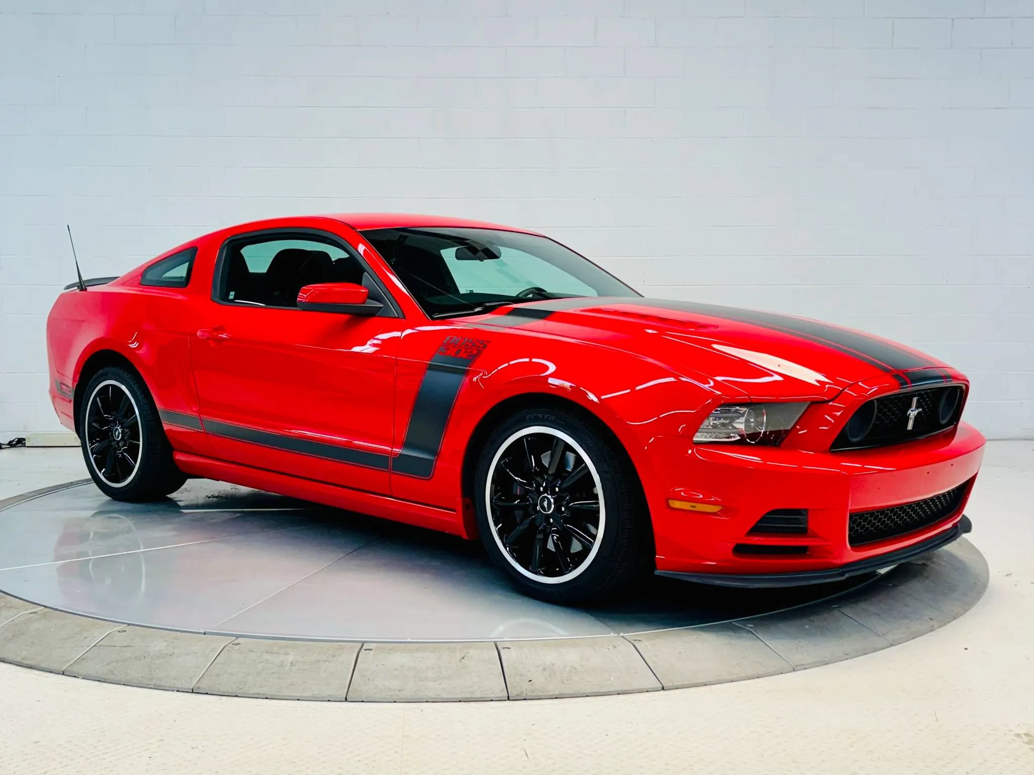 Used 2013 Ford Mustang Boss 302 RWD image 5