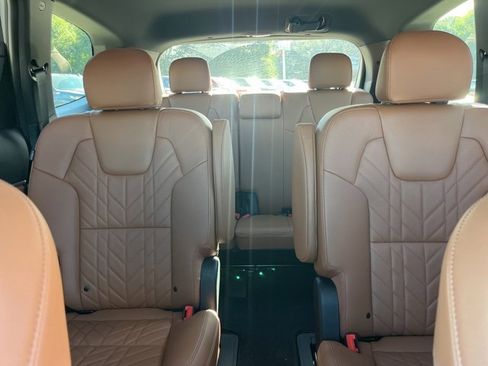 Used 2025 Kia Telluride AWD image 34