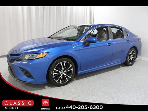 Used 2019 Toyota Camry L image 3