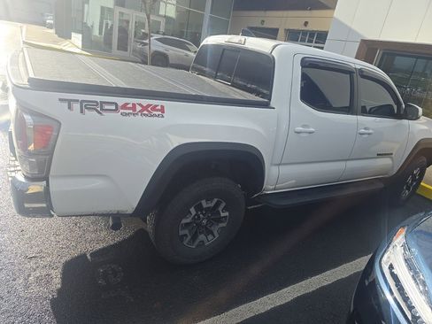 Used 2023 Toyota Tacoma TRD Off-Road image 2