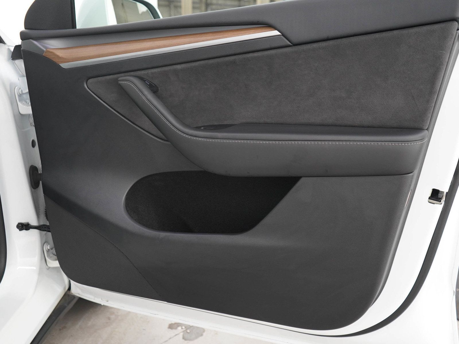 Used 2023 Tesla Model Y Long Range AWD/4WD image 9