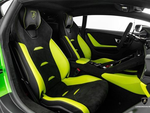 Used 2024 Lamborghini Huracan Sterrato image 41