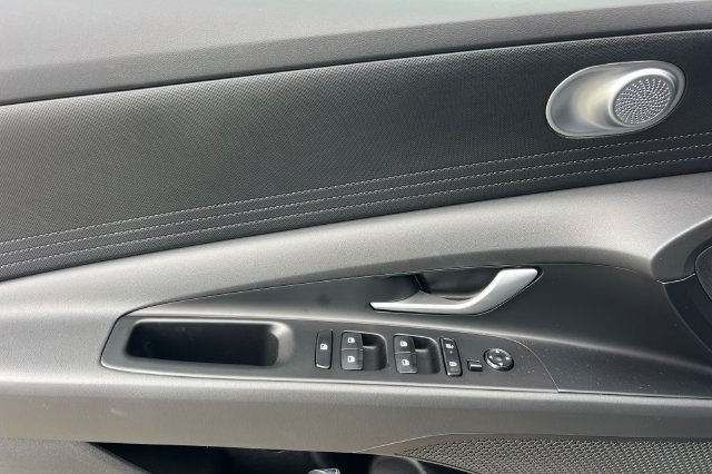 New 2026 Hyundai Elantra SE FWD image 10