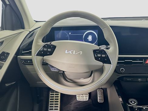Used 2023 Kia Niro Wave FWD image 18