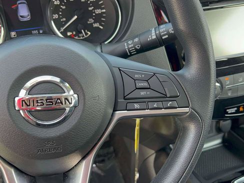 Used 2021 Nissan Rogue Sport S image 18