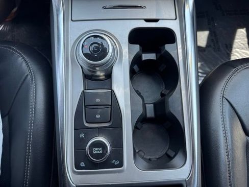 Used 2023 Ford Explorer Limited AWD/4WD image 27