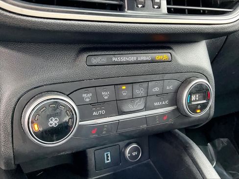 Used 2020 Ford Escape SE image 33