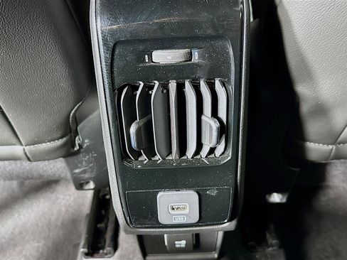 Used 2023 Jeep Compass Latitude image 24