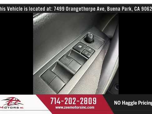 Used 2022 Toyota Corolla LE image 31