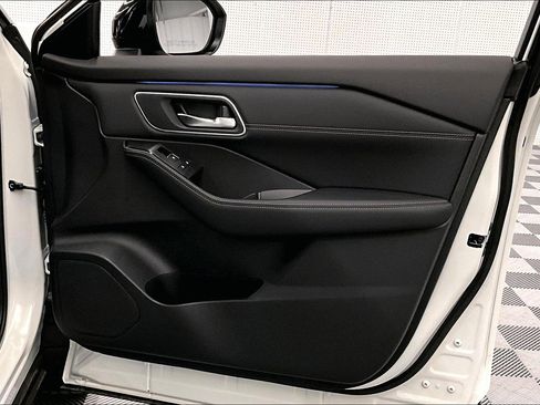 New 2025 Nissan Rogue Platinum w/ Tech Package image 72