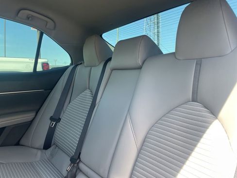 Used 2019 Toyota Camry SE FWD image 15