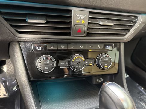 Used 2019 Volkswagen Jetta SEL FWD image 9