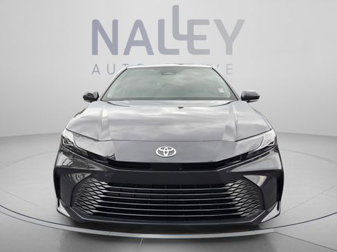 Used 2026 Toyota Camry XLE AWD/4WD image 8