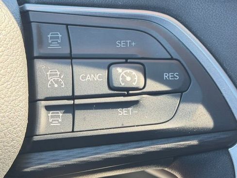 Certified 2023 Jeep Grand Cherokee Altitude AWD/4WD image 18