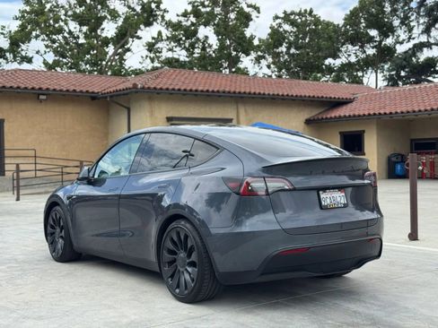 Used 2022 Tesla Model Y Performance AWD/4WD image 3