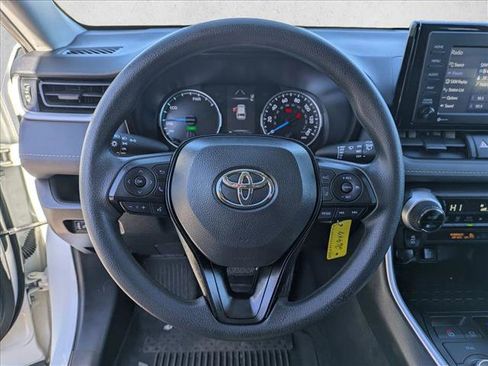 Used 2020 Toyota RAV4 LE image 11