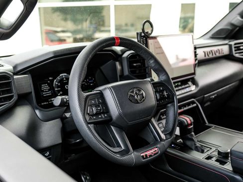 Used 2025 Toyota Sequoia TRD Pro AWD/4WD image 15