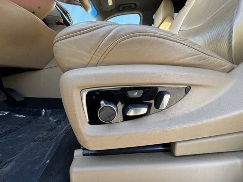 Used 2018 Cadillac Escalade Platinum image 28