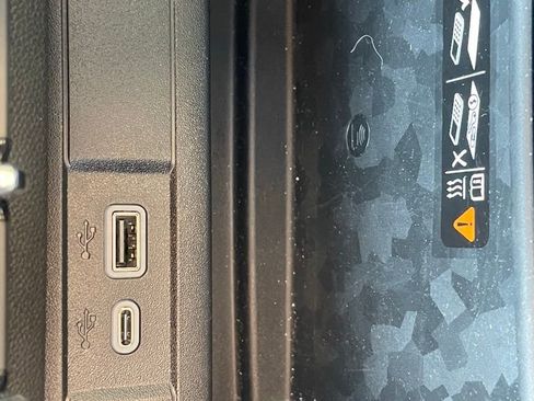 Used 2025 Chevrolet Colorado ZR2 w/ Technology Package image 35