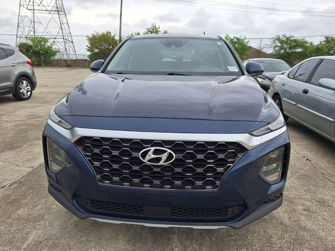 Used 2019 Hyundai Santa Fe SE image 2