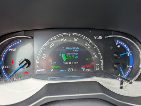 Used 2025 Toyota RAV4 XLE AWD/4WD image 27