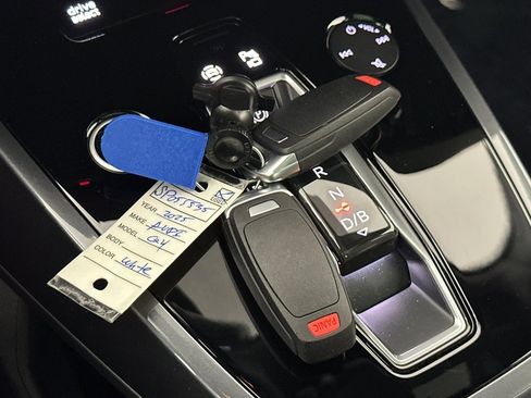 Certified 2025 Audi Q4 e-tron Premium Plus w/ Premium Plus image 24