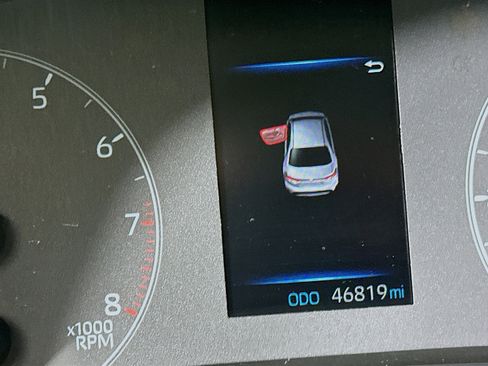 Used 2024 Toyota Corolla LE image 18